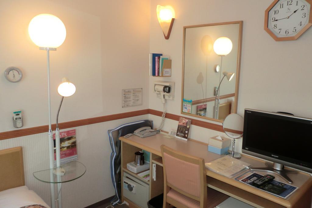 Toyoko Inn Tokyo Yamanote Sen Otsuka Eki Kita Guchi No 2 Exteriör bild