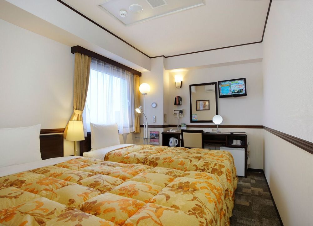 Toyoko Inn Tokyo Yamanote Sen Otsuka Eki Kita Guchi No 2 Exteriör bild