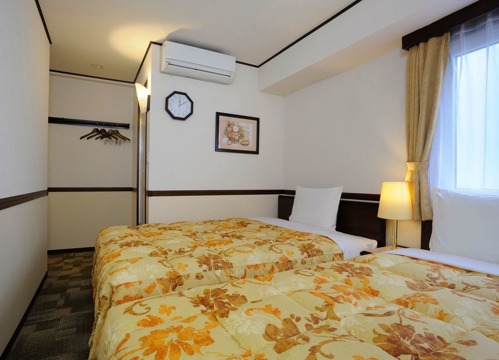 Toyoko Inn Tokyo Yamanote Sen Otsuka Eki Kita Guchi No 2 Exteriör bild